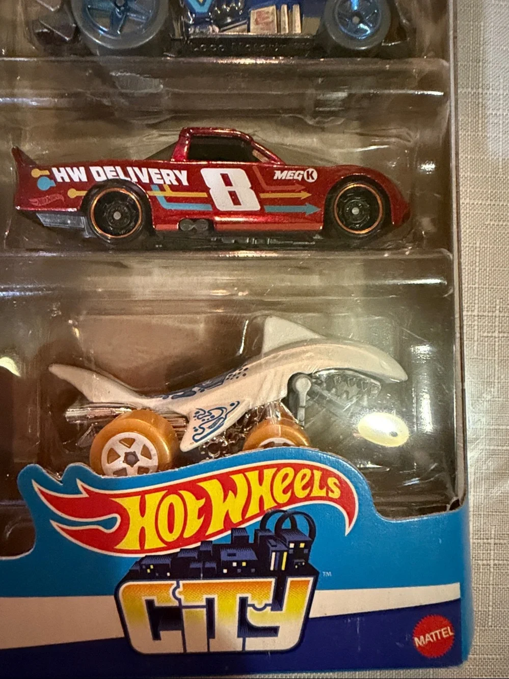NEW IN BOX Hot Wheels City 5-Pack Assorted Color Toy Cars